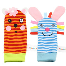 Load image into Gallery viewer, Baby Animals Foot Socks and Wrist Rattle Set