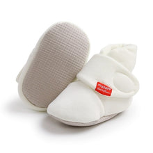Load image into Gallery viewer, Faux Fur Crib Walking Baby Booties